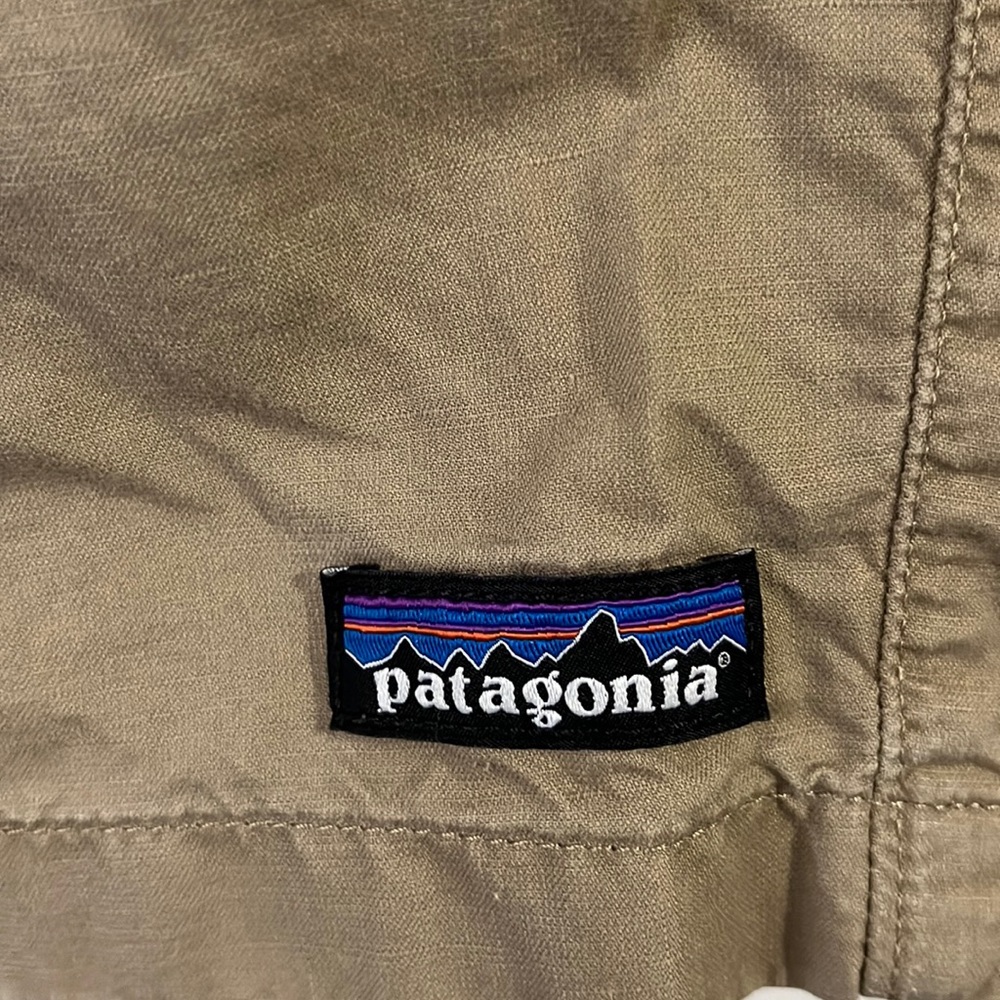 Patagonia Khaki Organic Cotton Shorts - size 35.